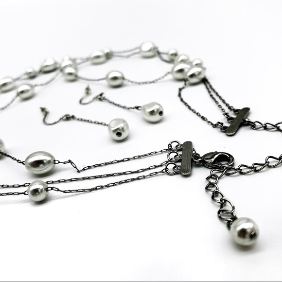 HOWARDS Pearl Necklace and Earring Set - Picture 3 of 4